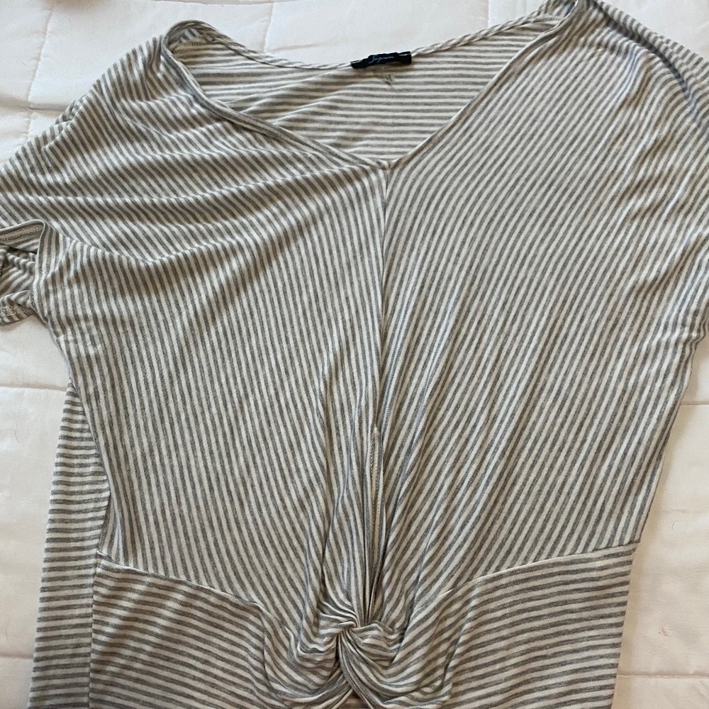 Grey stripped tee